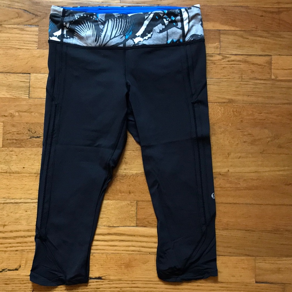 Lululemon cropped leggings with printed waistband